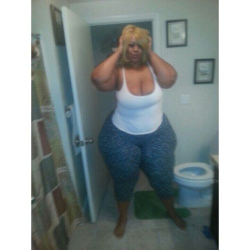 Porn photo iluvbbwass:  A great reason to love a BBw