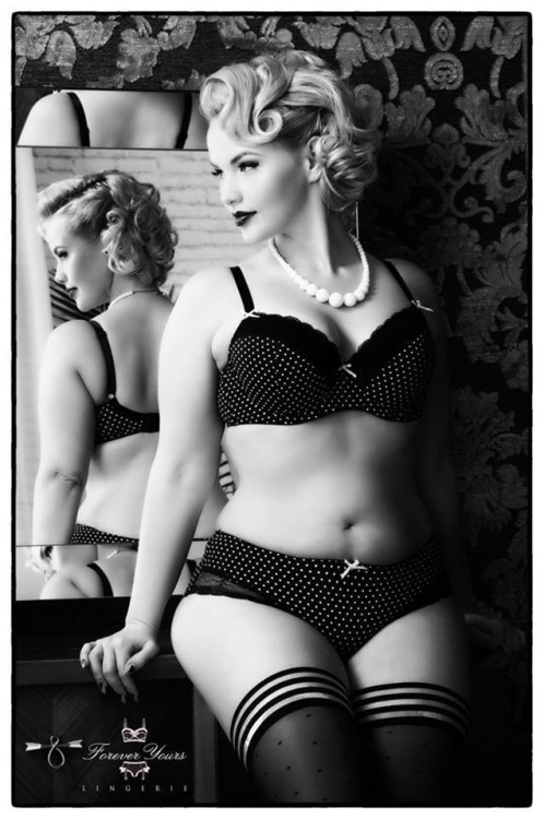 portu666:  sing2mesweetly:  …gorgeous curves…  Beautiful <3 