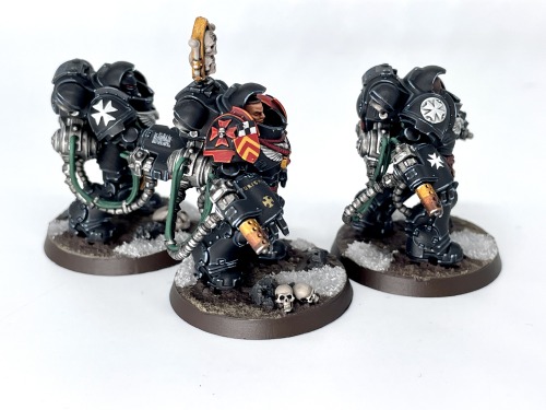 Flamestorm Aggressors for my Black Templars! Looking forward to fleshing these bois out to 6 men so 