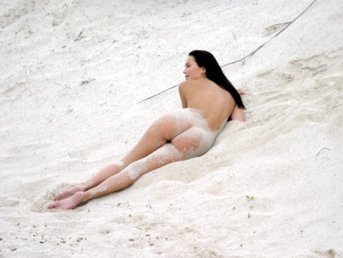 toplessbeachcelebs:  Lucy Clarkson (British adult photos