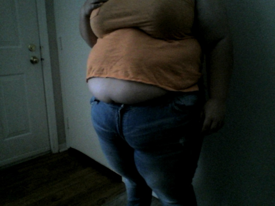 corglovesfood:  These jeans totally fit, right? 
