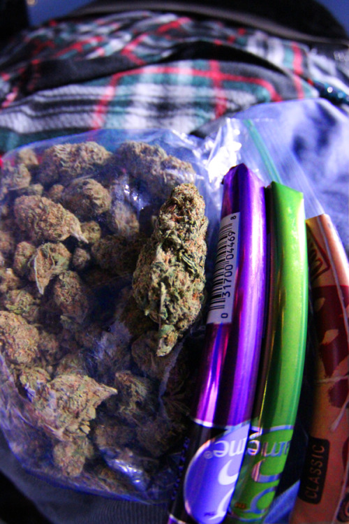 bluntoclock:  p33r-pressure
