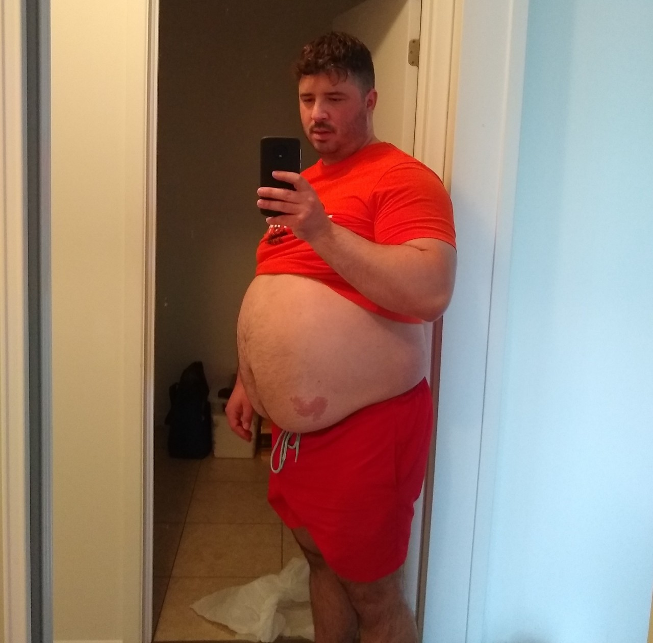 gym-and-food:I eat and eat and eat 🥵🐷