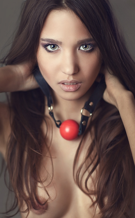 only-ball-gags:  only-ball-gags.tumblr.com: the best pictures of women in ball gags!