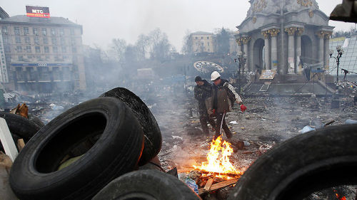young-anarchist:  liamthesalcido:  These are some before and after shots of the Ukrane capital before and after the protests.  My heart breaks when cities burn. But for liberation and freedom, my heart burns as bright as the protester’s.   Ukrainian