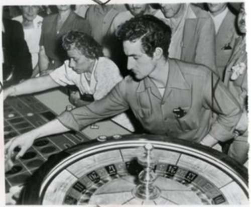 startswithabang:  Isaac Newton vs. Las Vegas: How Physicists Used Science To Beat The Odds At Roulette  “By 1961, Thorp and Shannon had built and tested the world’s first wearable computer: it was merely the size of a cigarette pack and able to fit