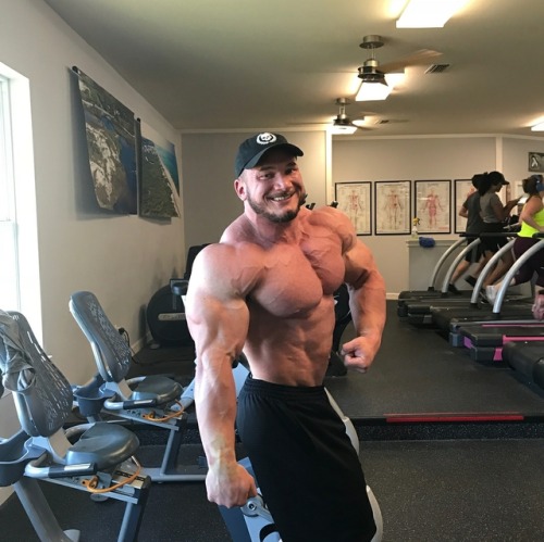 dragon86xxx: Hunter Labrada @hunterlabrada