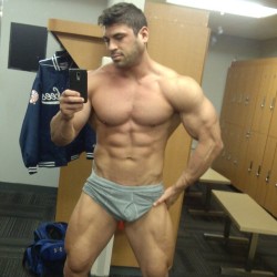 hotwebdudes:  http://hotwebdudes.tumblr.com/