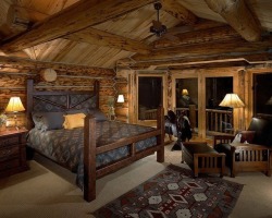 huskersfan77:  thisoldhouse:  This old log house!  Would love this 