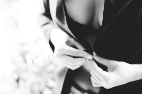 m-as-tu-vu:
“Get dressed and leave by Daisy Oak on Flickr.
”