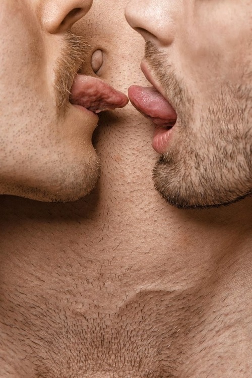 ultrawolvesunderthefullmoon:  Almost Touching