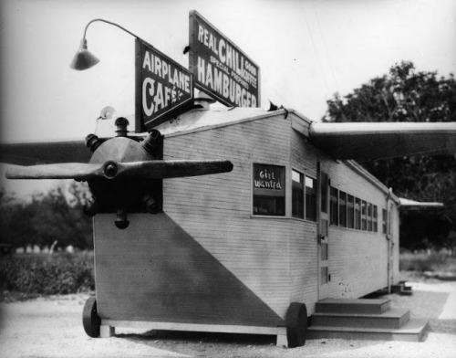 paulftompkins:  archiemcphee:  If only we had a time machine, then the next Geyser of Awesome Field Trip would be travel back in time to Los Angeles to visit these amazing roadside attraction restaurants shaped like giant food, animals, and housewares.