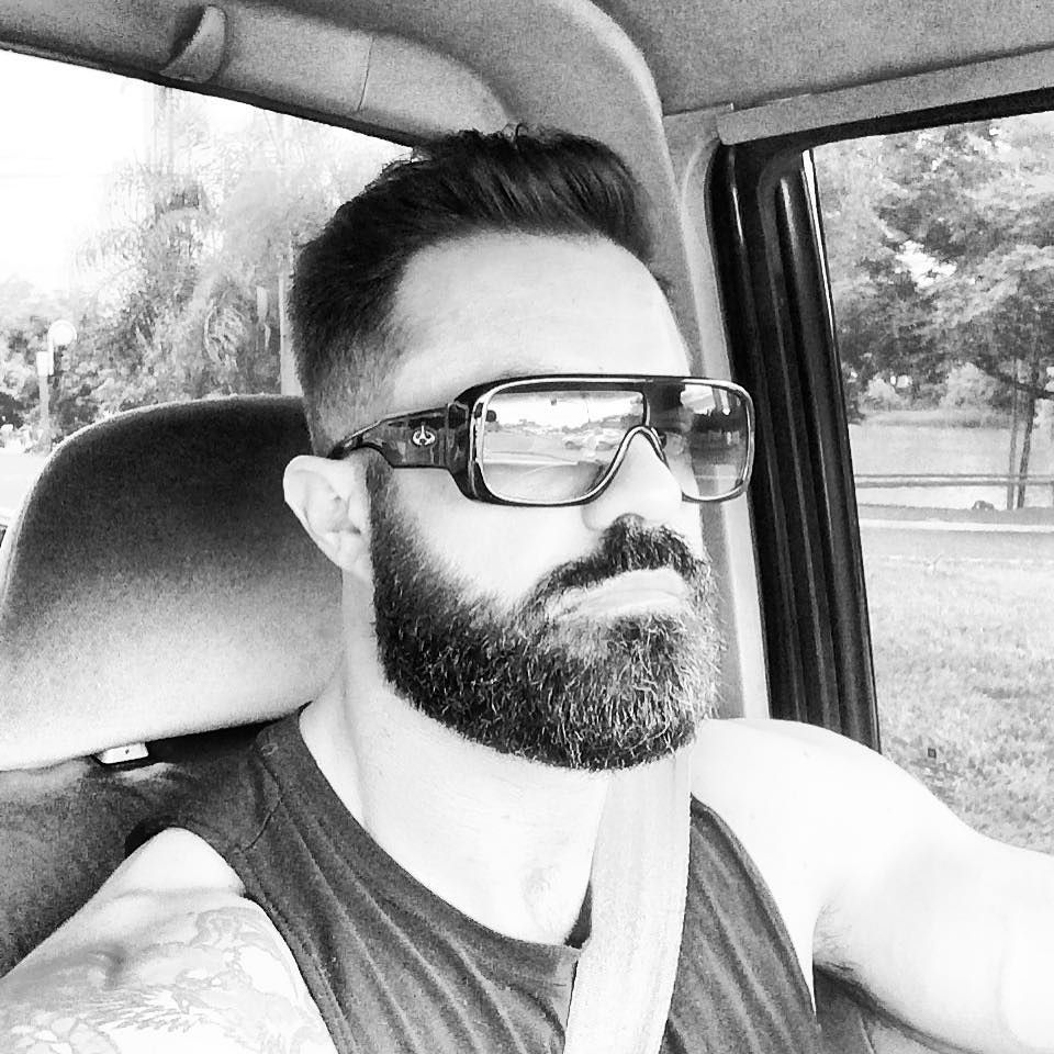 beardburnme:  “Barba, cabelo e bigode! 5 minutes de beleza! 😎😂😂😂”