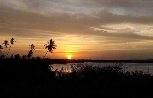 Barra de Mamanguape é destes lugares onde o tempo não tem pressa. Uma vila de pescadores localizada 