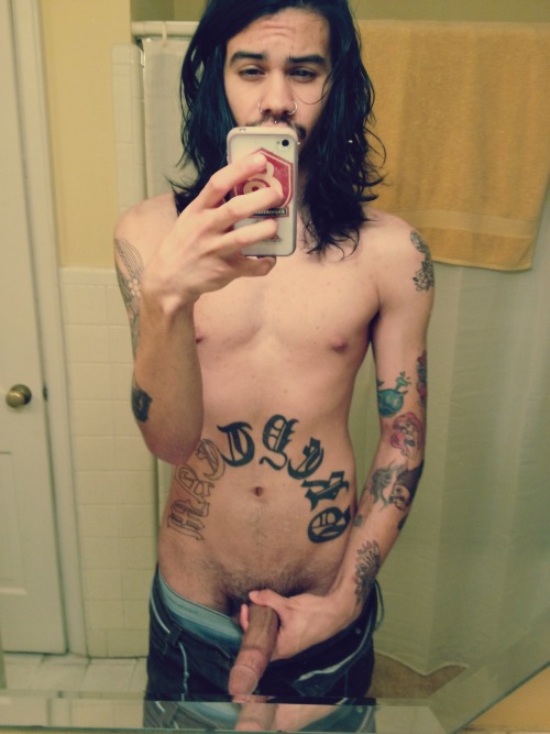 ...AND YET ANOTHER UNNECESSARY GAY NUDITY BLOG