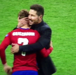 goingkrizi: Diego Pablo Simeone comforts Antoine Griezmann after losing the 2016 UCL final.