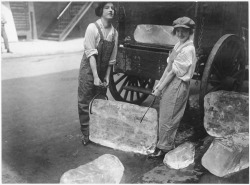 historiespast:  Girls deliver ice. Heavy work that formerly belonged to men only is being done by girls. The ice girls are delivering ice on a route and their work requires brawn as well as the patriotic ambition to help.“ -16th September 1918
