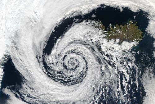 mothernaturenetwork: What is the Coriolis effect?Here’s how it impacts the weather. (And yes, 