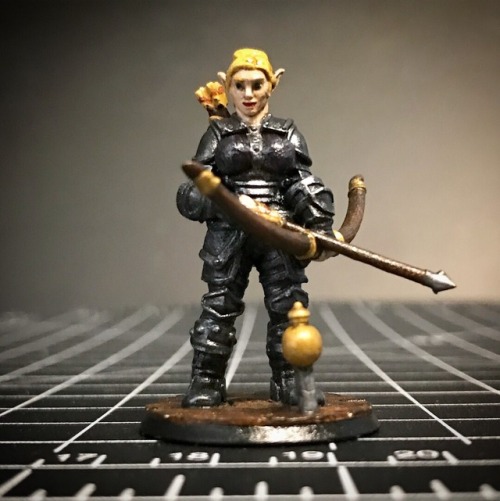 sydtropolis:I finished painting another Hero Forge Elf Rogue/Ranger mini commission. I tried giving 