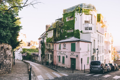 danfreemanphoto:La Maison RoseEnjoying a quiet morning walk around Montmartre, before the crowds sta