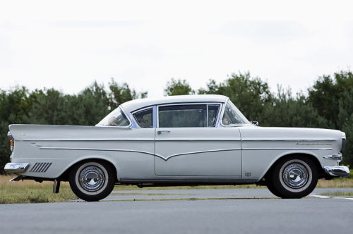 Opel Kapitän, 1958-59. German cars, inspired by the american style.