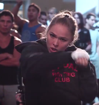 The don'ts & don’ts of Striking w/ Ronda Rousey & Coach Eddie T - How not to throw a punch.