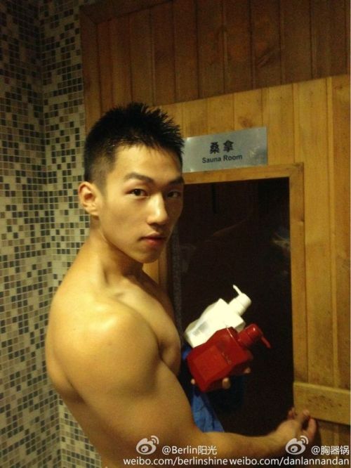 stayinghard:  shin-ichiro:  (via TumbleOn)  soap and lube?