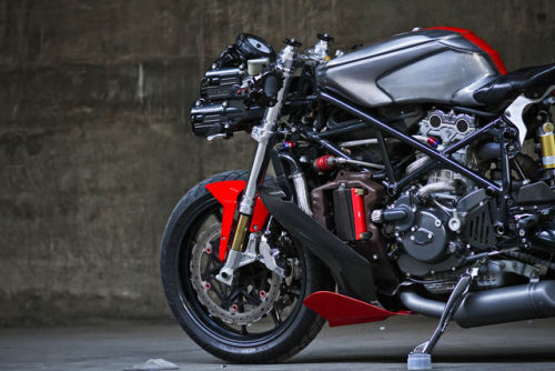 Ducati 749 by Apogee Motorworks.(via Ducati 749 by Apogee Motorworks — Silodrome)