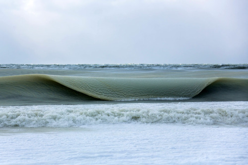 landscape-photo-graphy:Photographer Jonathan Nimerfroh Captures Massive Waves Infused with Ice 