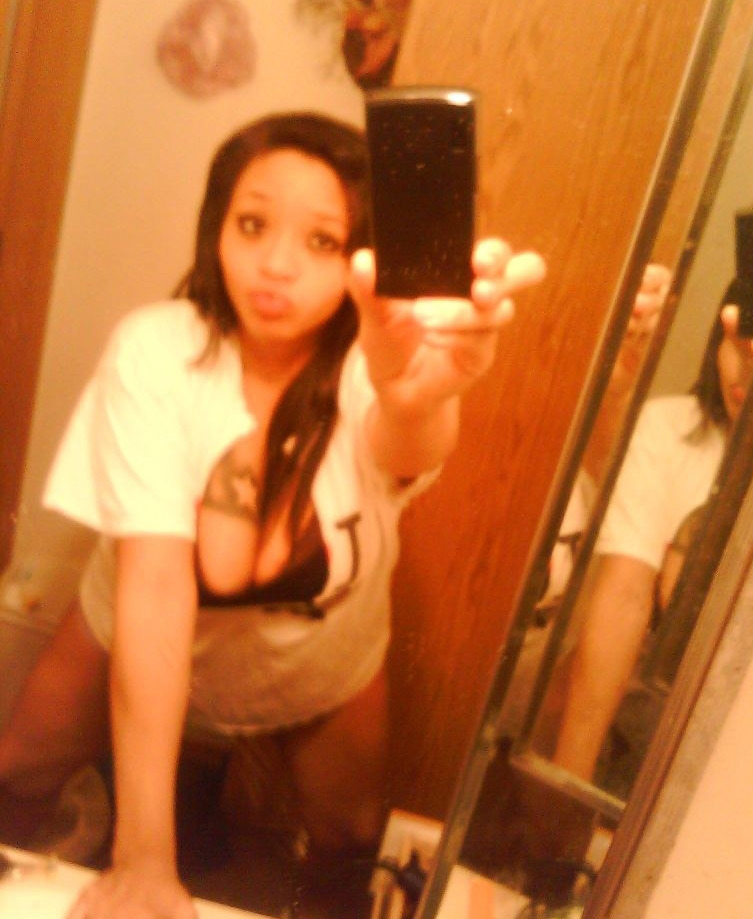 latinashunter:  LatinasHunterLatina Cutie With Yummy Chichis!