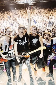 holidayinterlude:  make me choose: All Time Low or My Chemical Romance?? (anonymous)