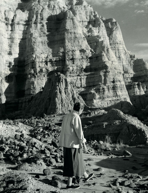 joeinct:Georgia O’Keeffe Walking at the White Place, New Mexico, Photo by Todd Webb, 1957