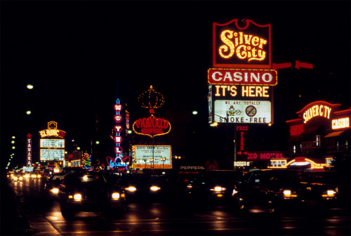 Vintage Las Vegas — Splash! Riviera, Las Vegas, 1992. Photo by John