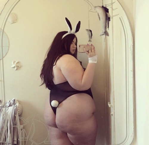 that-fatt-girl:  Happy Easter everyone  🐣 🐰