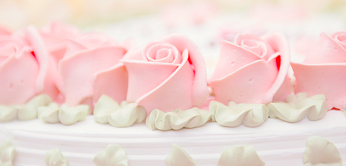 rainingteadropss:cake icing (by areta ekarafi) on flickr