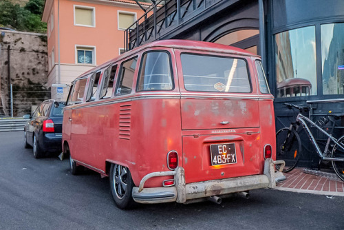 From the vault, part II: 1960s VW T1 splitwindow.Rather unusual sighting in Monte-Carlo around the 2