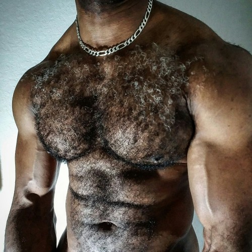 rachiflex:Alpha Males don’t wear shirts! For more pics, visit: https://www.connectpal.com/rachiflex
