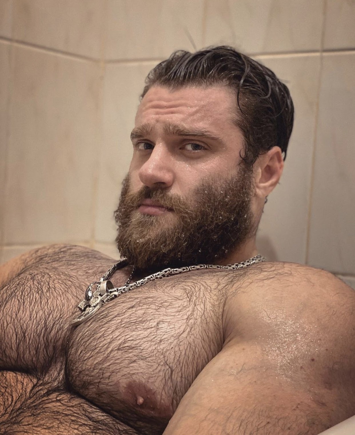 Gay muscle hairy big nipples verbal worship tumblr Male Body Swap Espanol
