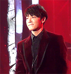 rurouneko:    Donghae having a good time during SM the seven’s performance ♪〜(￣、￣ )