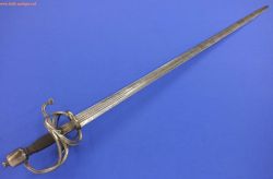 art-of-swords:  German Swept-Hilt Rapier Dated: circa 1600 Culture: German Measurements: length 112 cm The sword features an unknown maker’s mark on the ricasso. On the blade there’s the following text: “ESPADERA EN ALEMANIA” on one side and
