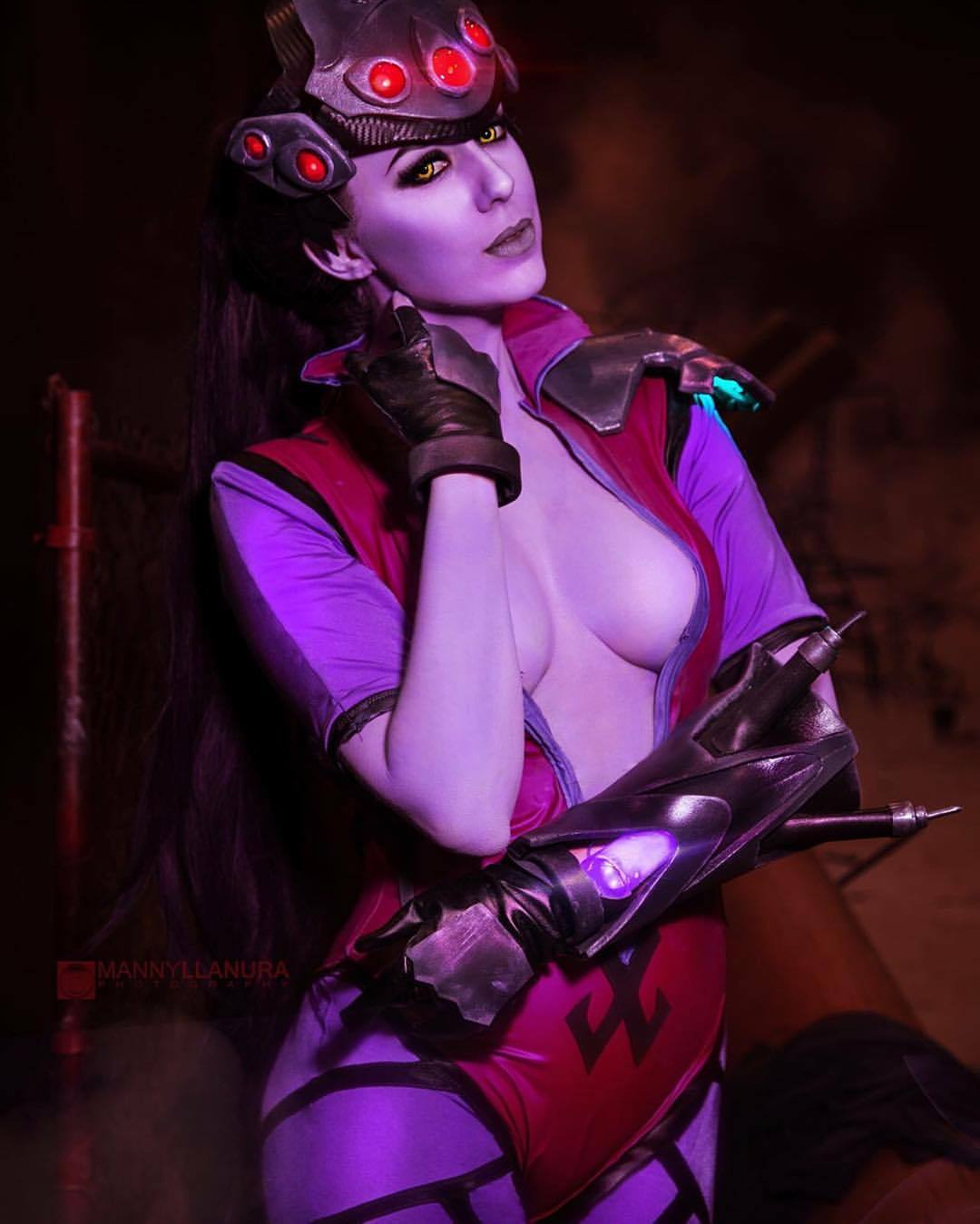 kawaiibesu:  😈 Just got a few photos from my shoot with @mstrartist from Anime