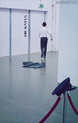  guys the way he opens the fucking door SASSLOCK OUT 