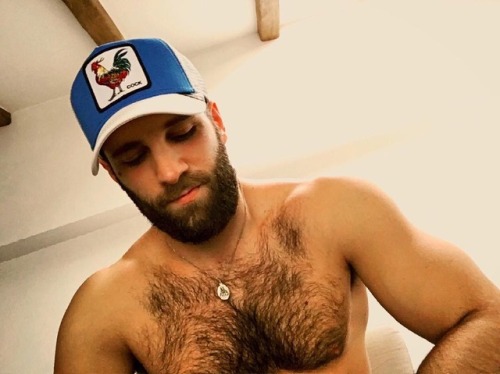 furrybeardedhunk: pablobuosi (@es.buho) (@es.pablo )Follow furrybeardedhunk.tumblr.com/