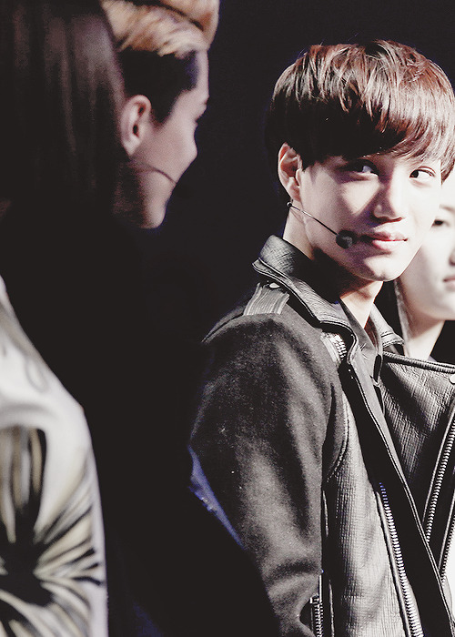 ginhun1deac:  i’ve got my eyes on you. 
