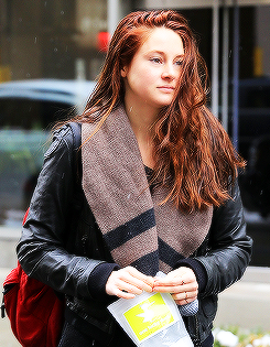 shailenedwoodleyfan:  Shailene + red hair 