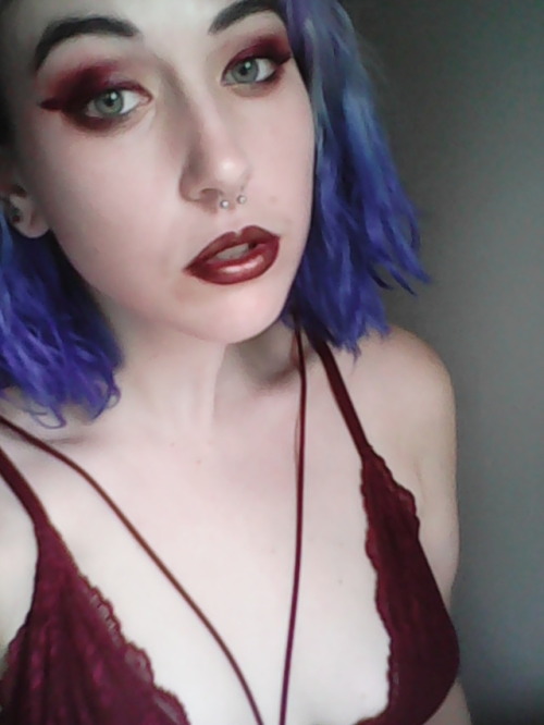 The perfect makeup look. (My wings are red and glittery btw.)