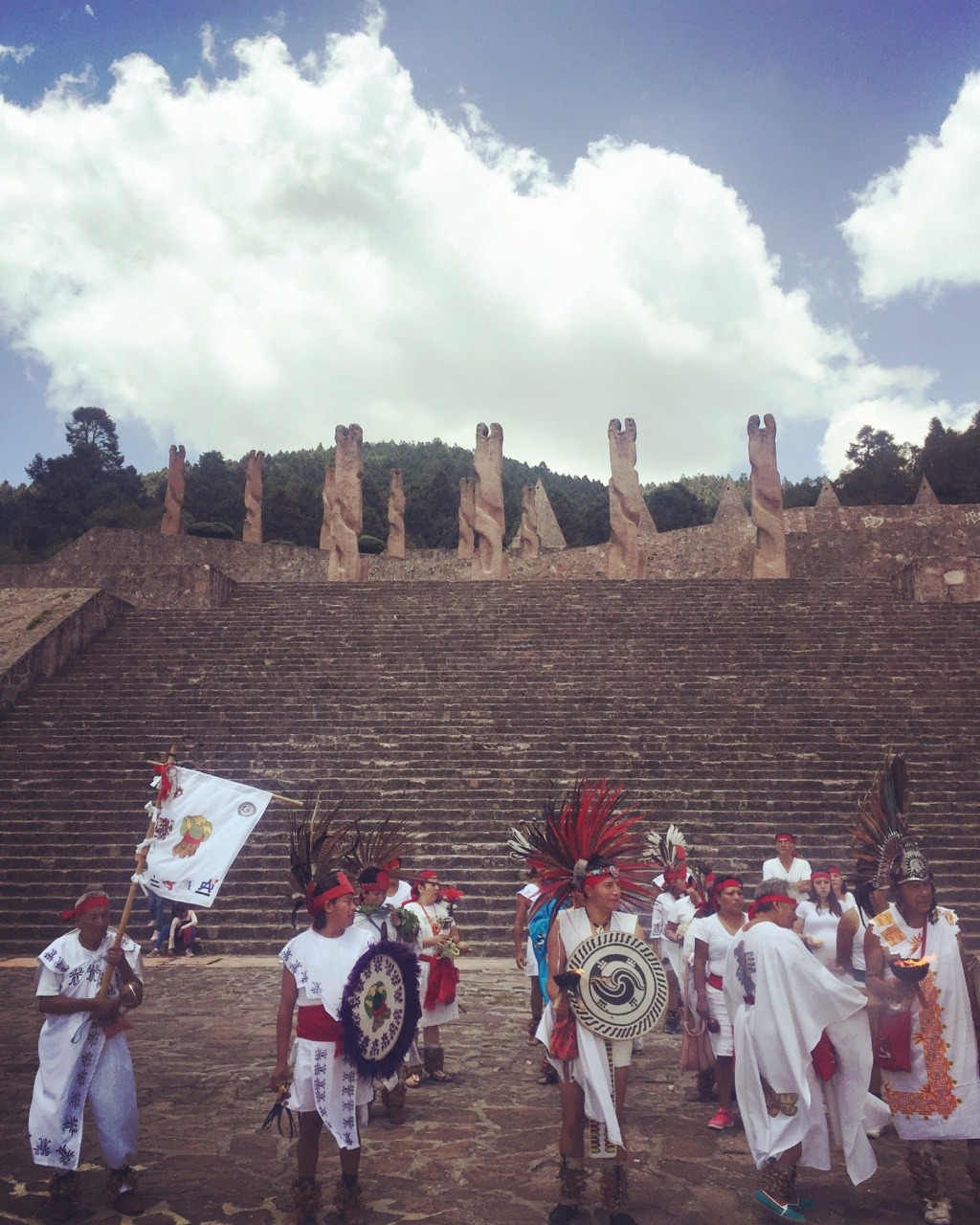 mexicaheart: The ceremony of the summer solstice at the Otomi Temple. Cultura Mexica.