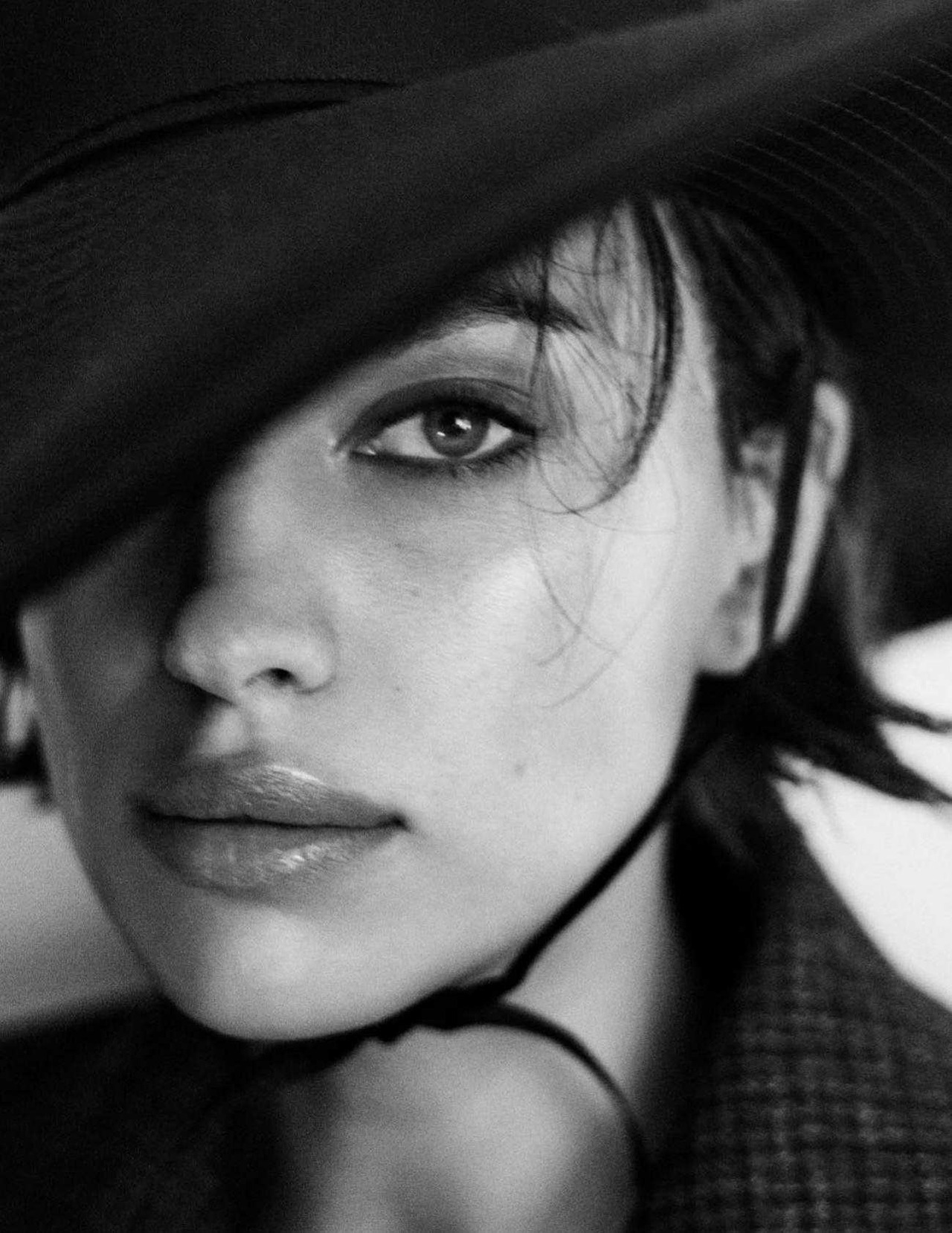 f4a3s:  midnight-charm:Irina Shayk photographed by Giampaolo Sgura for Vogue Spain