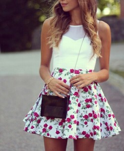 prettylittlefashionxo:✿ Cute girly/rosy blog! Follow for more great posts ✿