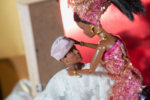 dynastylnoire:  hiphopfightsplaque:  bellecosby:  beautiesofafrique:  African barbie dolls I wish I 